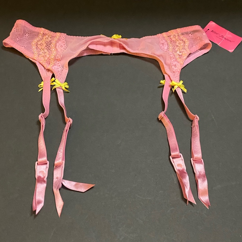 New - Betsey Johnson Intimates Garter Belt (Large)